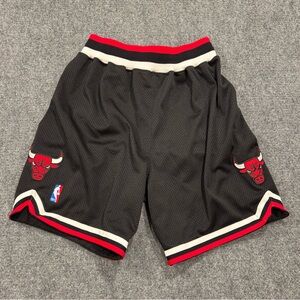 Vintage Nike Chicago Bulls Shorts 90s Size 34 Med Michael Jordan Rare Basketball